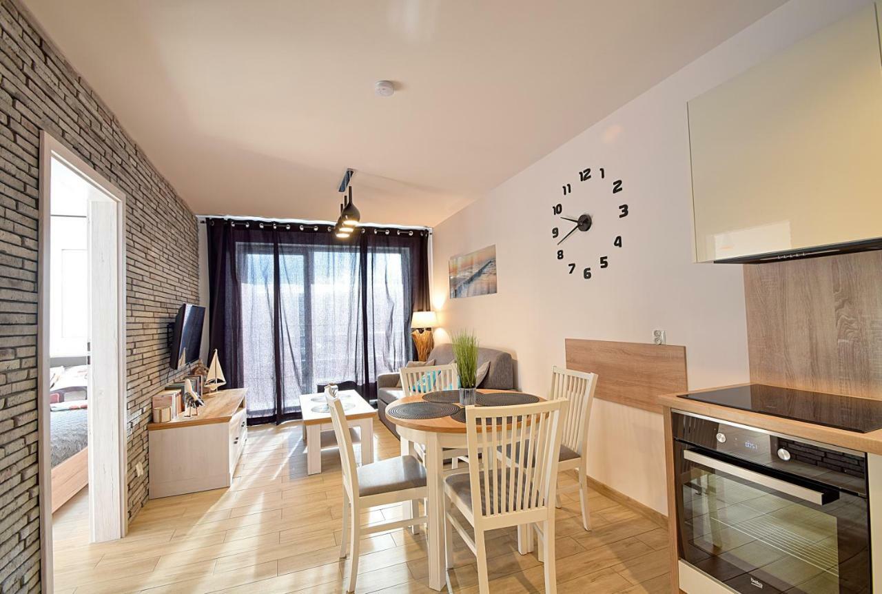 Apartament Oliwka Z Prywatnym Miejscem Postojowym 코워브제크 외부 사진